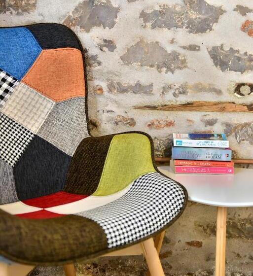 コンフォートルーム, Mastoris Mansion