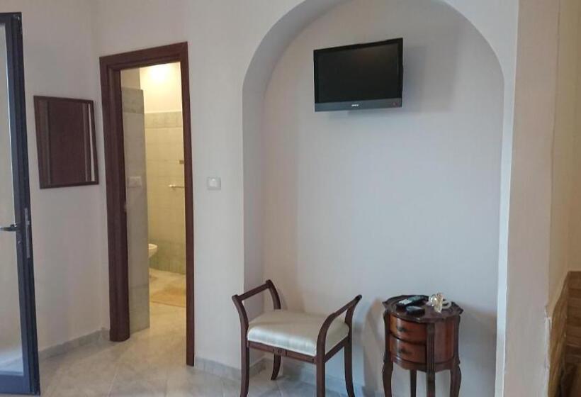 Pokój Trzyosobowy Klasyczny, Barbara B&b