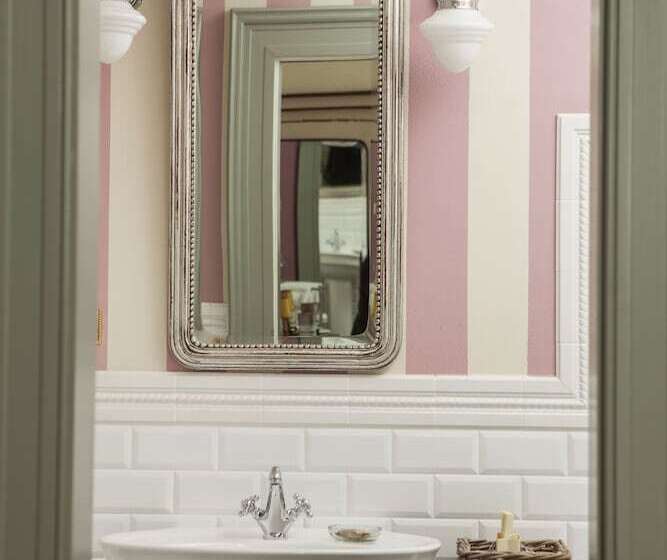 小型套房, Château Amade