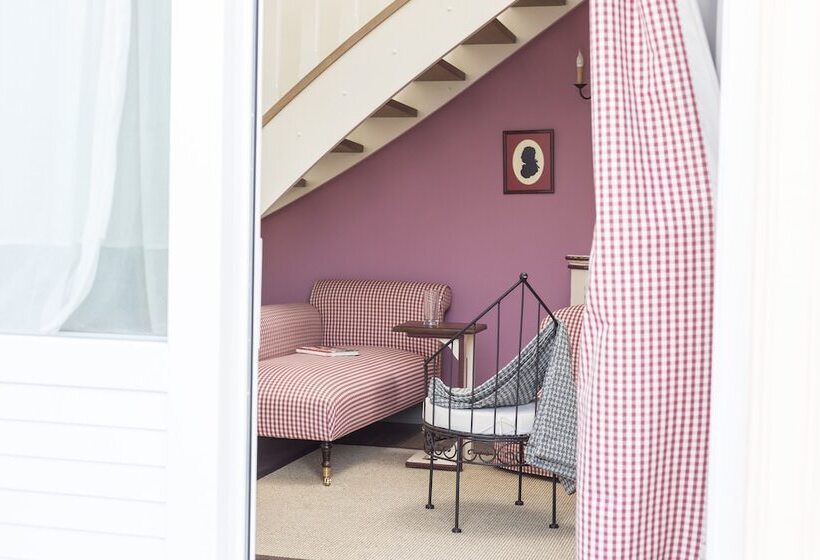 小型套房, Château Amade