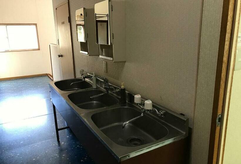 اتاق استاندارد یک تخته با سرویس بهداشتی مشترک, Famitic Myojin