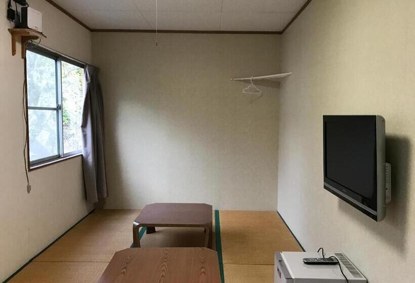 اتاق استاندارد چهار تخته, Famitic Myojin