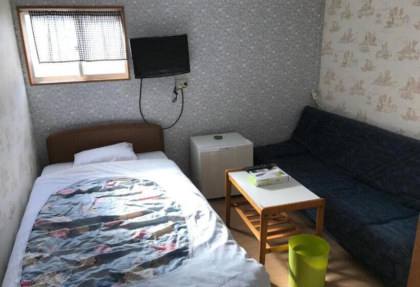 اتاق استاندارد یک تخته با سرویس بهداشتی مشترک, Famitic Myojin