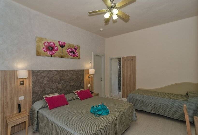 غرفة قياسية ثلاثية, Giardino