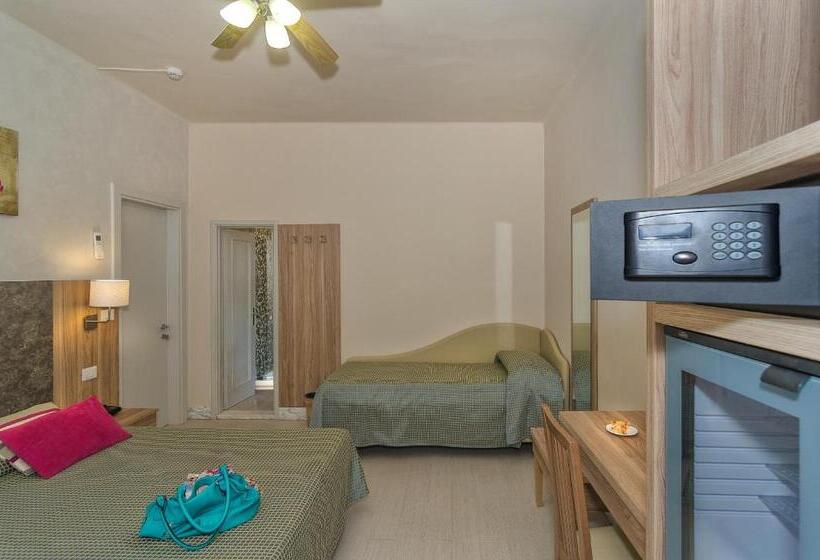 غرفة قياسية ثلاثية, Giardino