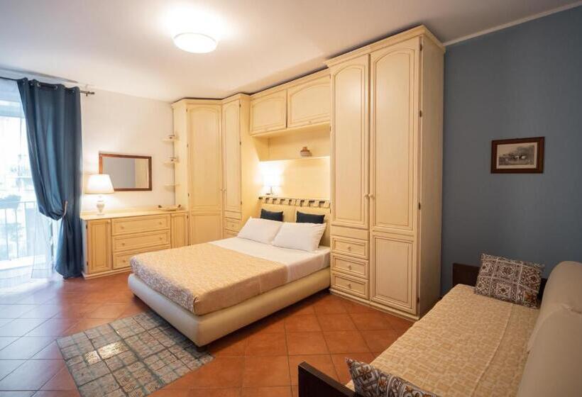 四人高级间, Kalamarina Rooms