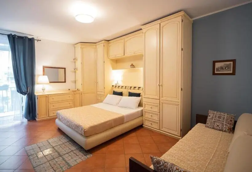 اتاق سوپریور چهار تخته, Kalamarina Rooms