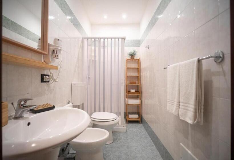 四人高级间, Kalamarina Rooms