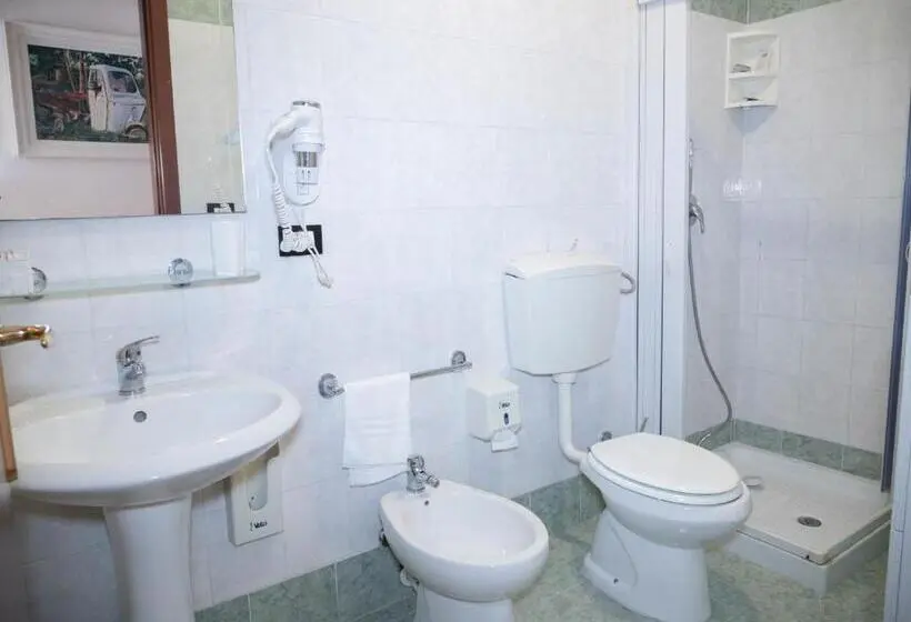 اتاق استاندارد چهار تخته, Kalamarina Rooms