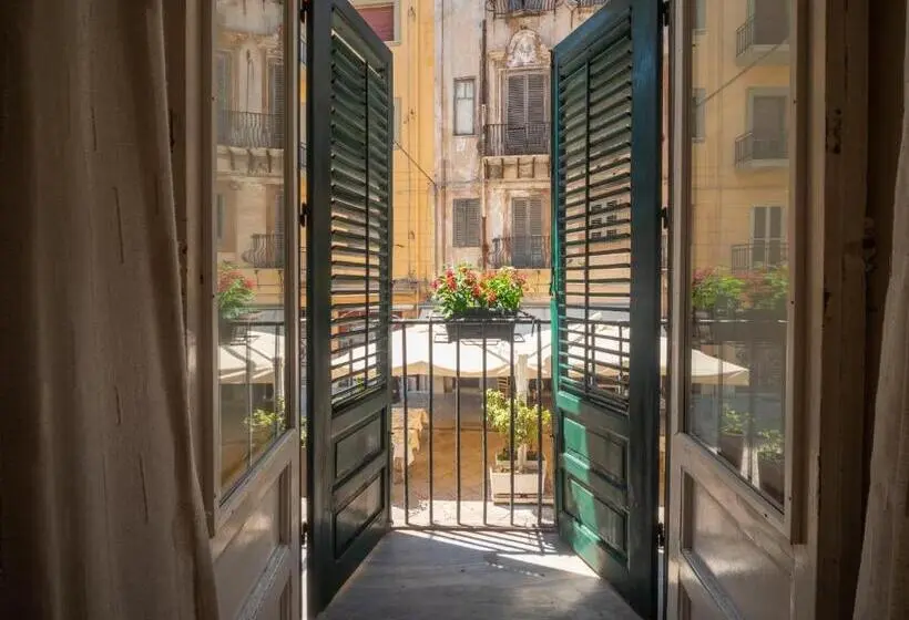 اتاق کلاسیک چهارنفره, Kalamarina Rooms
