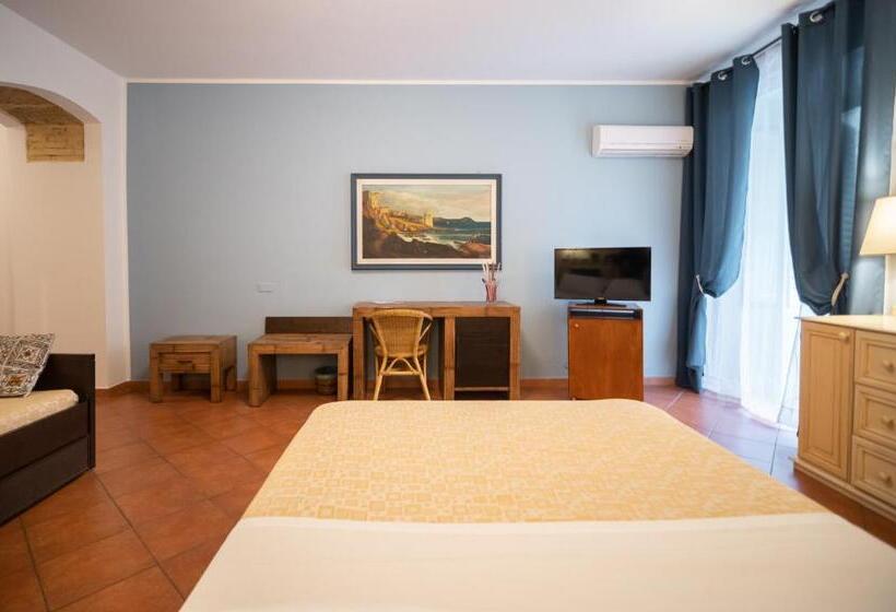 四人高级间, Kalamarina Rooms