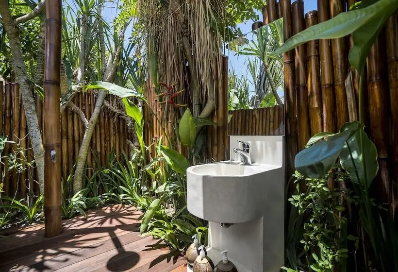 چادر با خدمات رفاهی استاندارد, Bubble Hotel Bali Nyang Nyang Glamping