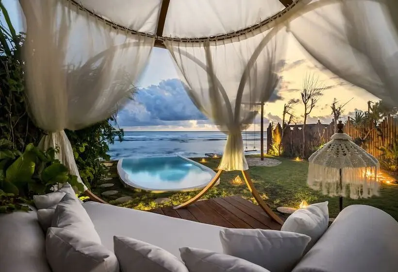 چادر با خدمات رفاهی استاندارد, Bubble Hotel Bali Nyang Nyang Glamping