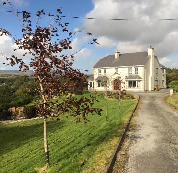 غرفة قياسية ثلاثية, Carrick House B&b