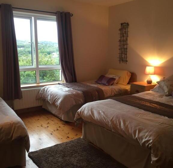 غرفة قياسية ثلاثية, Carrick House B&b