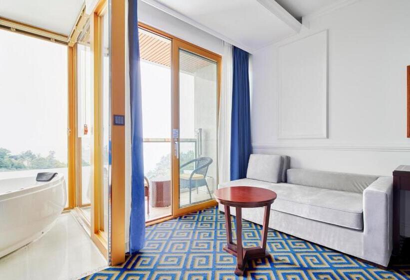 Семейный Номер, Goldone Hotel & Suites