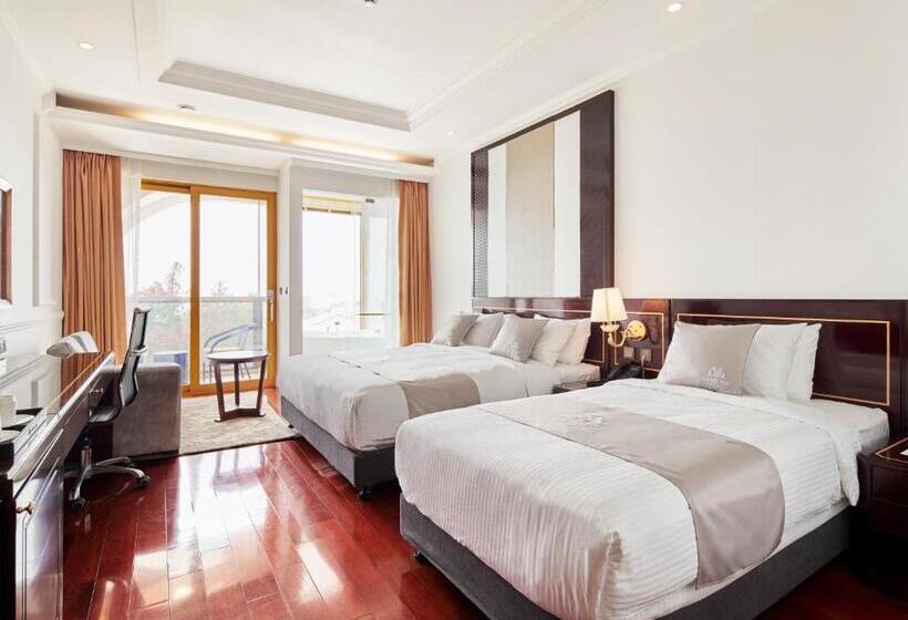 Семейный Номер, Goldone Hotel & Suites
