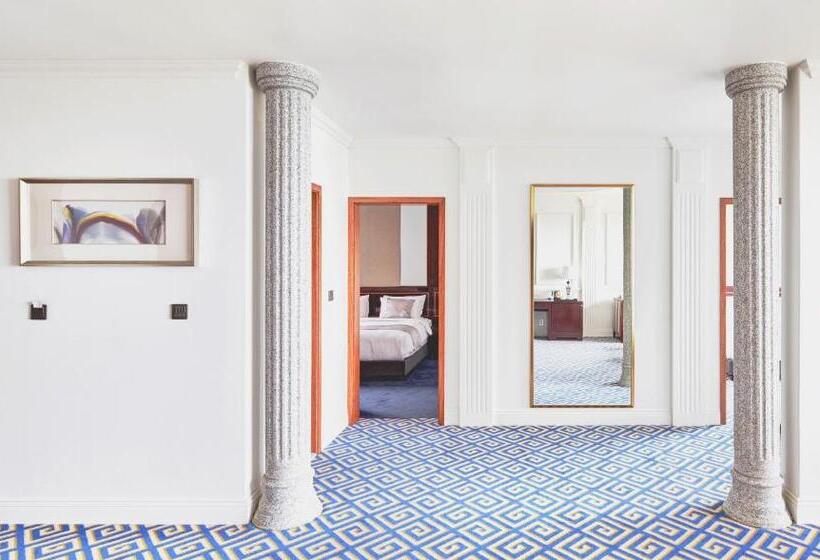 Королевский Люкс, Goldone Hotel & Suites