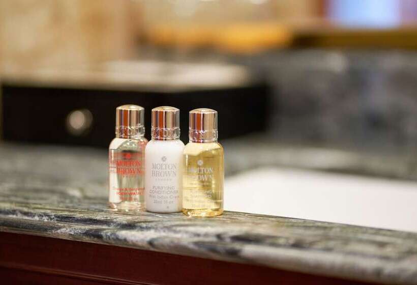 Королевский Люкс, Goldone Hotel & Suites