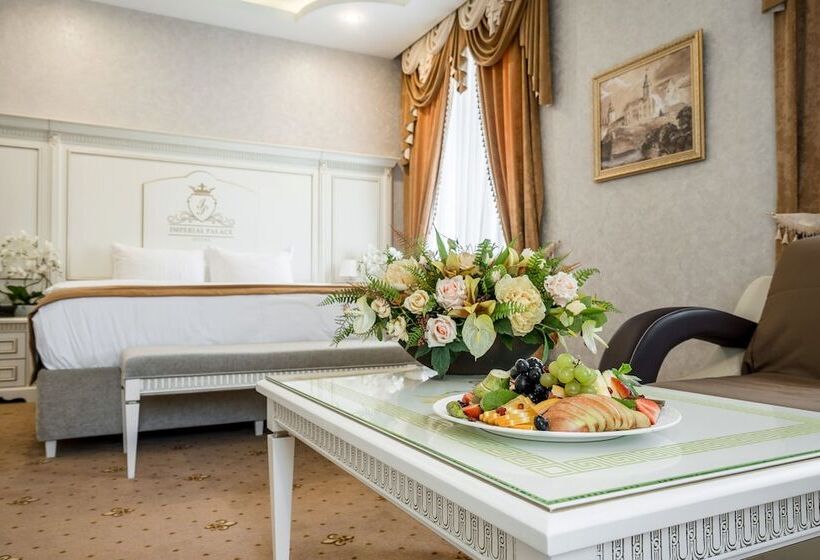 חדר משפחתי, Imperial Palace