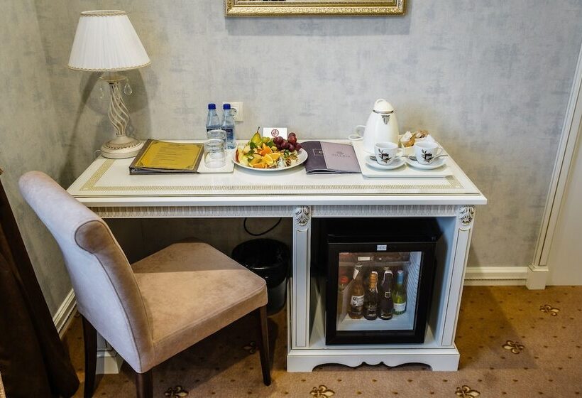 סוויטה, Imperial Palace