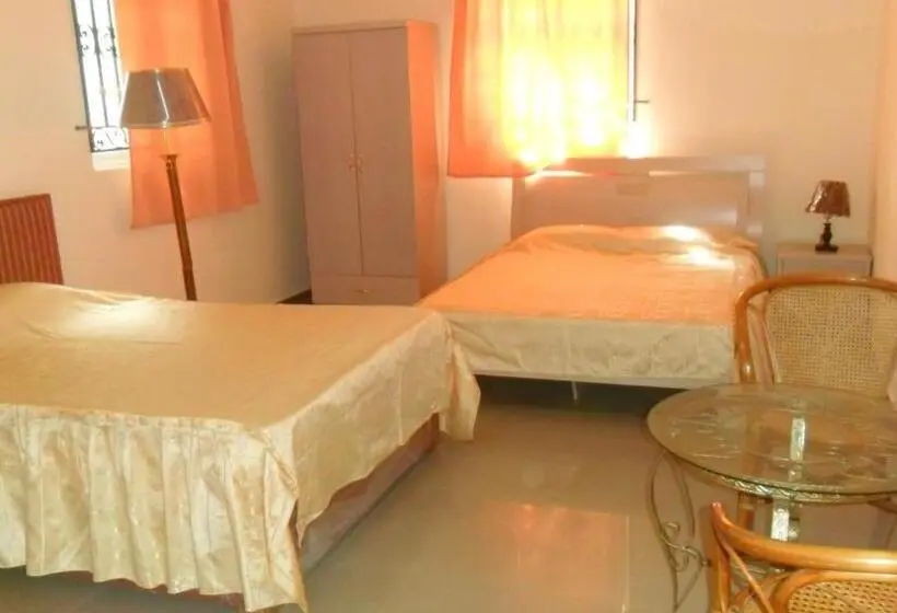 اتاق خانوادگی, Auberge Les Lilas