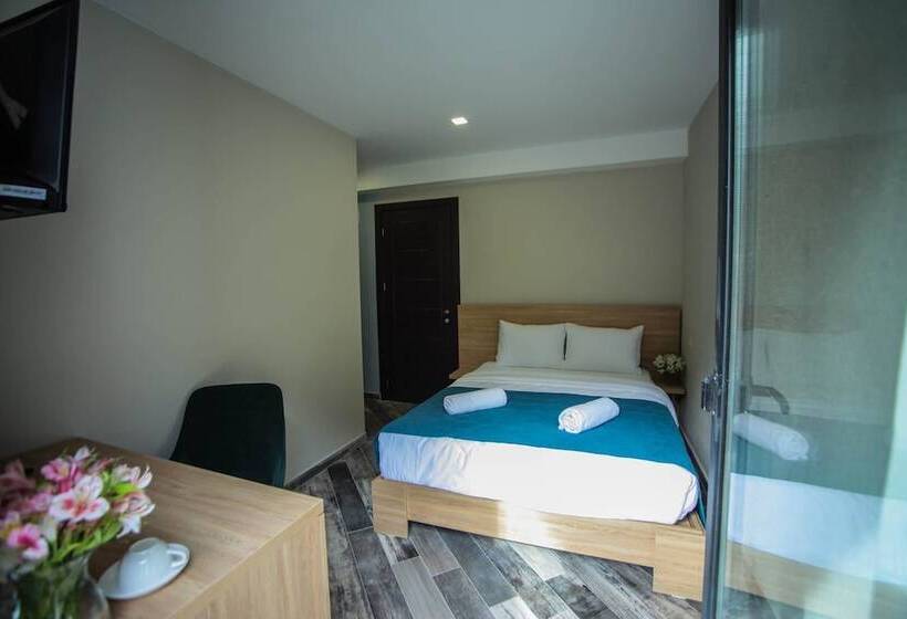 اتاق استاندارد با بالکن, Borjomi Underwood