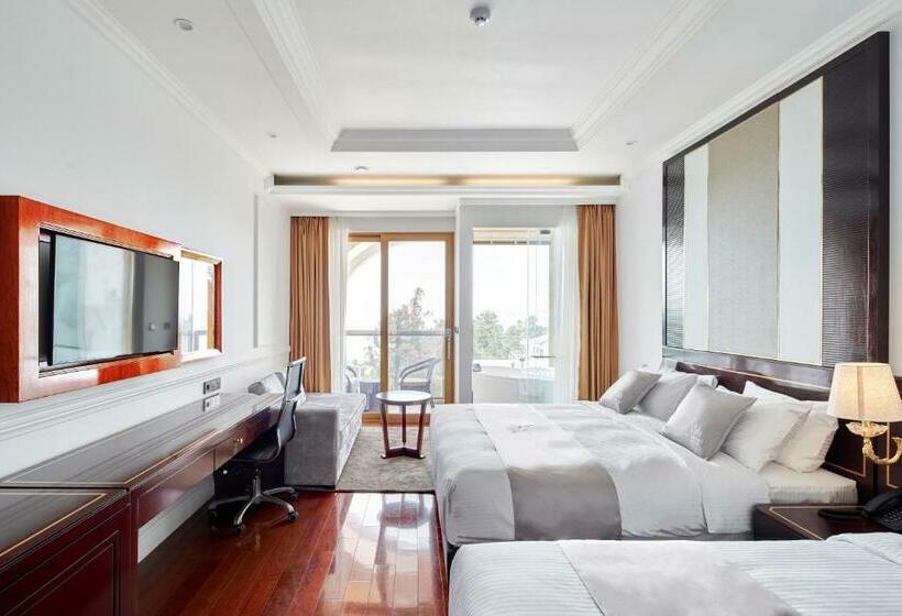 Семейный Номер, Goldone Hotel & Suites