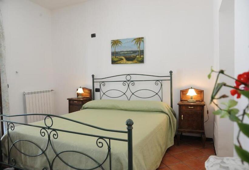 Номер Стандарт Вид на Море, La Focazza