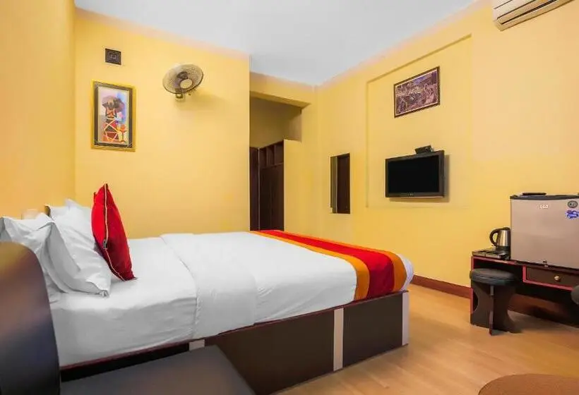 اتاق لوکس سه تخته, Palagya Hotel Pvt Ltd By Oyo Rooms