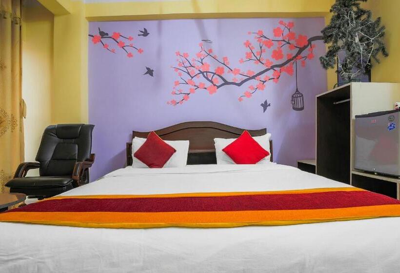 اتاق لوکس سه تخته, Palagya Hotel Pvt Ltd By Oyo Rooms