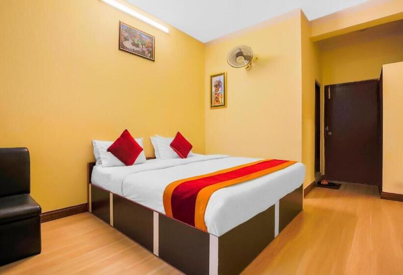 اتاق لوکس سه تخته, Palagya Hotel Pvt Ltd By Oyo Rooms