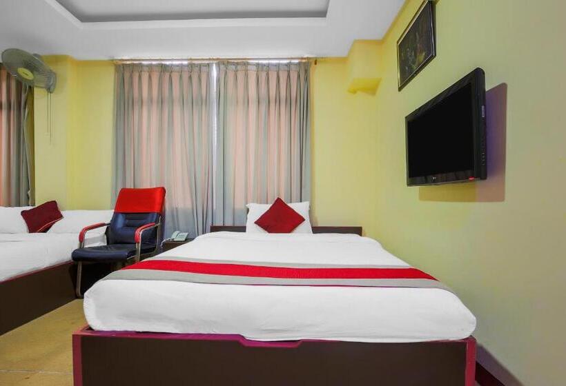 اتاق لوکس سه تخته, Palagya Hotel Pvt Ltd By Oyo Rooms