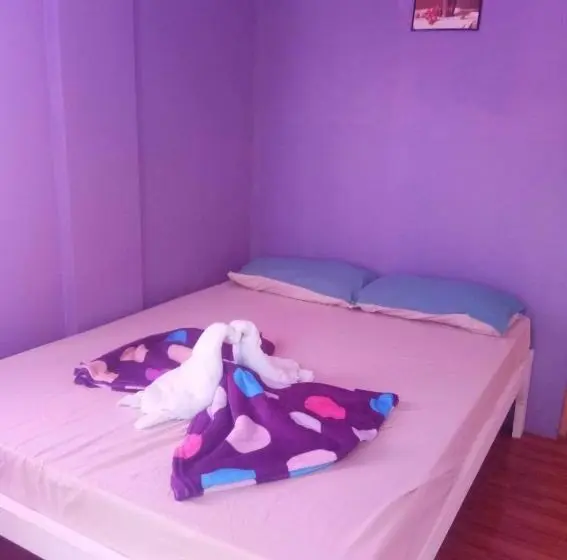 Perhehuone, Purple Guesthouse