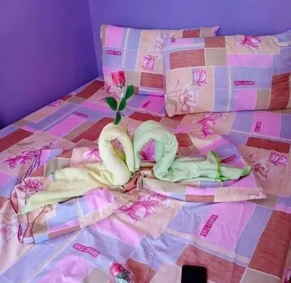 Perhehuone, Purple Guesthouse