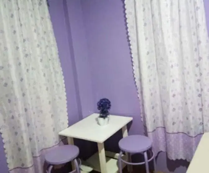 Perhehuone, Purple Guesthouse