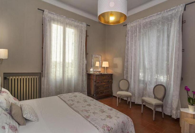 سوییت خانوادگی, Villa Ricci Suites
