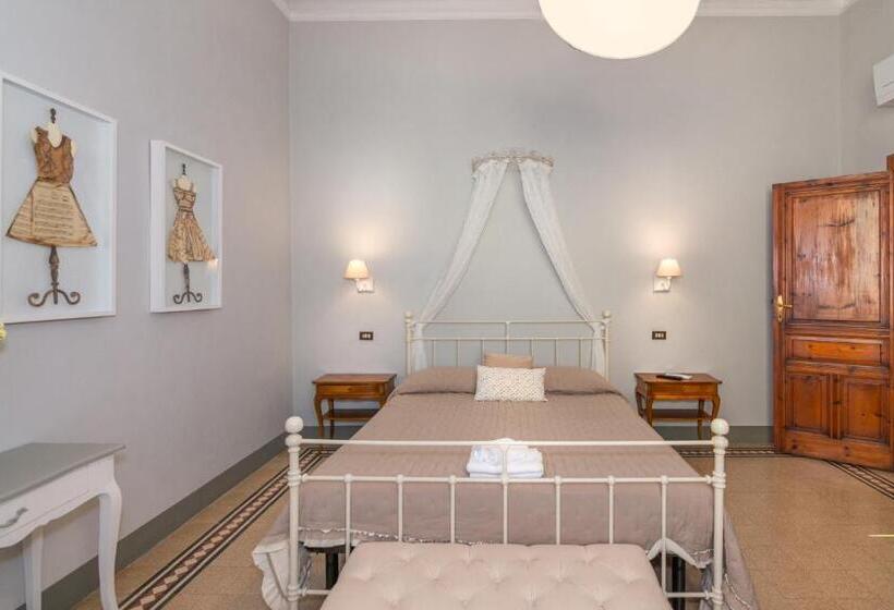 سوییت لوکس, Villa Ricci Suites