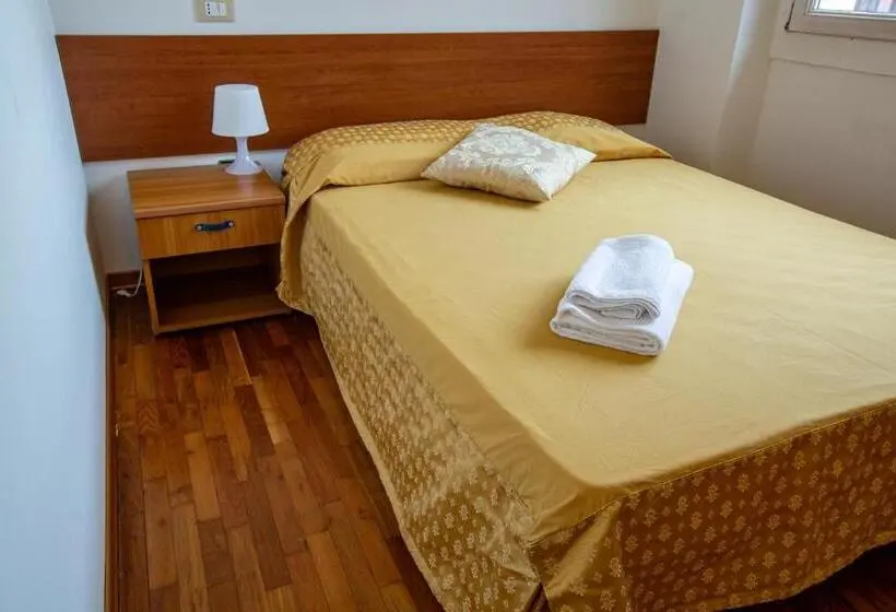 اتاق استاندارد یک نفره, Villa Strassoldo Ex Attianese Hotel Restaurant