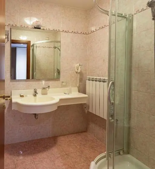 اتاق استاندارد سه نفره, Villa Strassoldo Ex Attianese Hotel Restaurant