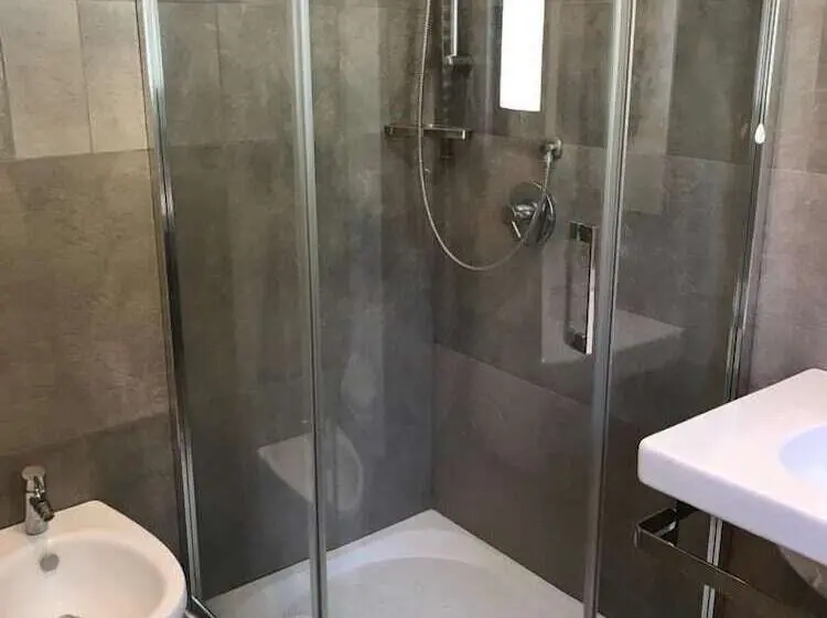 スタンダードインサイドビュールーム, Camere Il Groglio