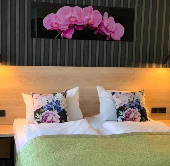 Номер Стандарт, Dias