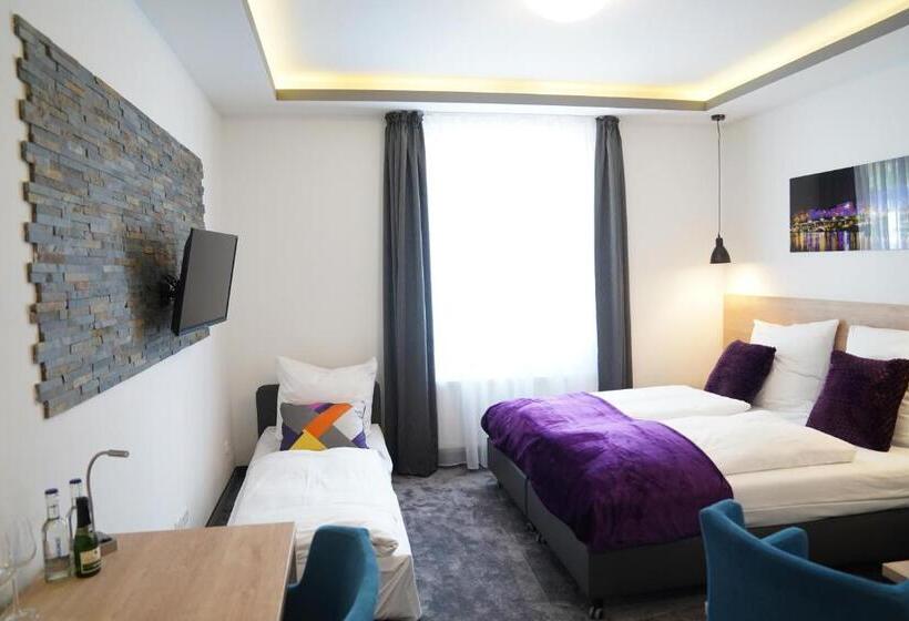 Трехместный Номер Deluxe, Dias