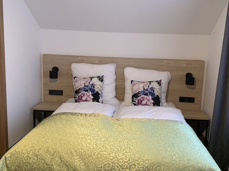 Номер Стандарт, Dias