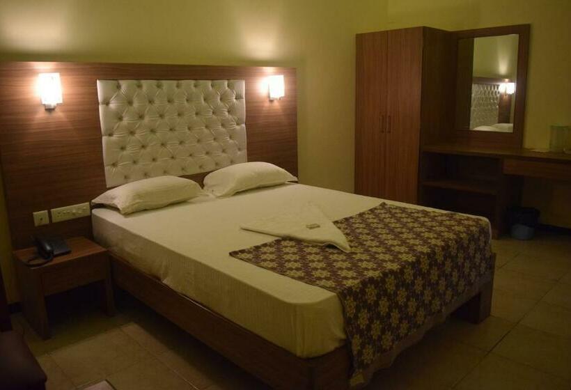 Номер Deluxe, Kudla Rasaprakash