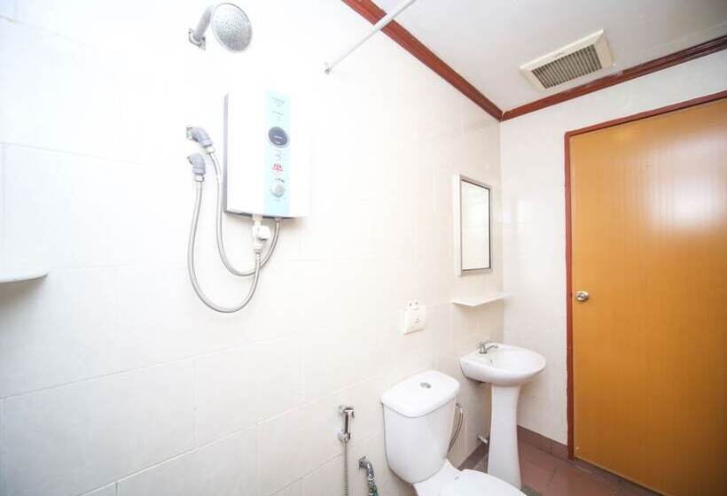 Family Suite, London By Oyo Rooms