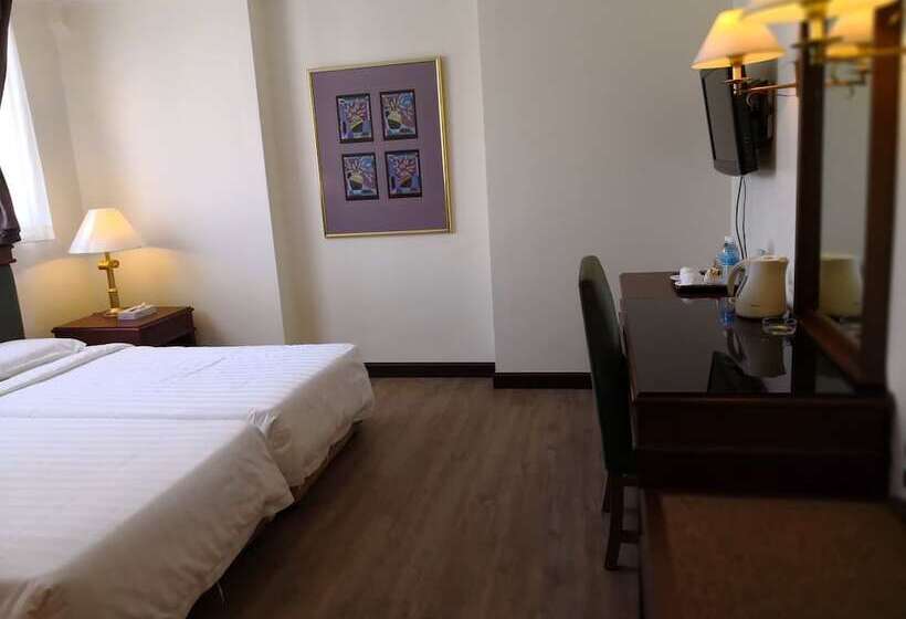Quarto Deluxe, The Executive Hotel Lahad Datu