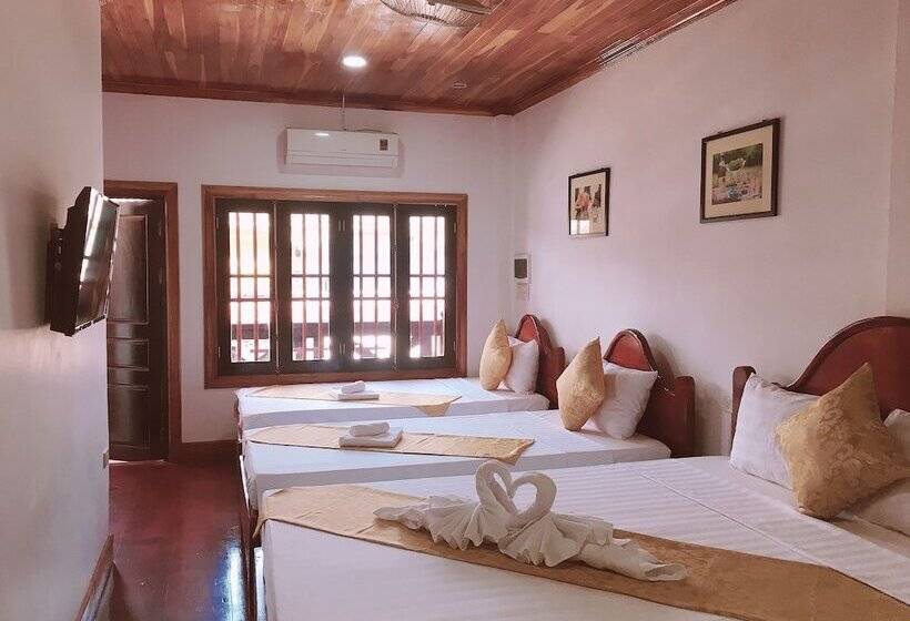 اتاق لوکس خانوادگی, Elephant Boutique