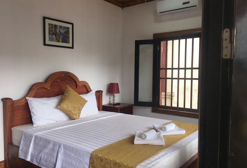 اتاق لوکس با بالکن, Elephant Boutique