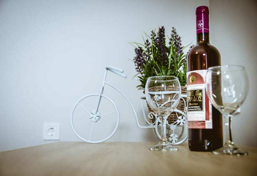 غرفة كومفورت ثلاثية, Gregory Comfort